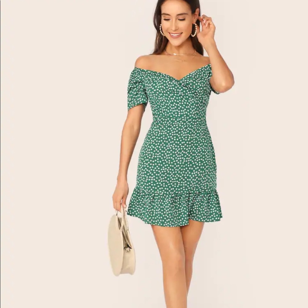 Off shoulder dress!